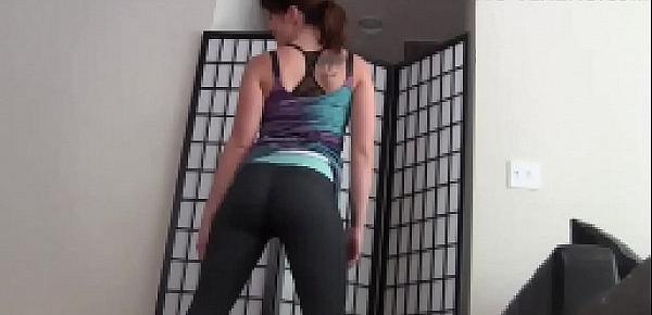  I know just how hot I look in these tight yoga pants JOI